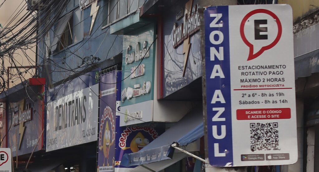 Zona Azul em Itapevi irrita motoristas e vira alvo de críticas por cobrança rápida e falta de tecnologia