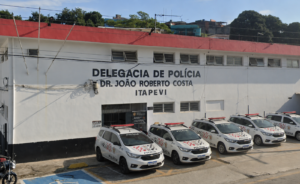 Homem é encontrado ferido na calçada após tentativa de homicídio em Itapevi